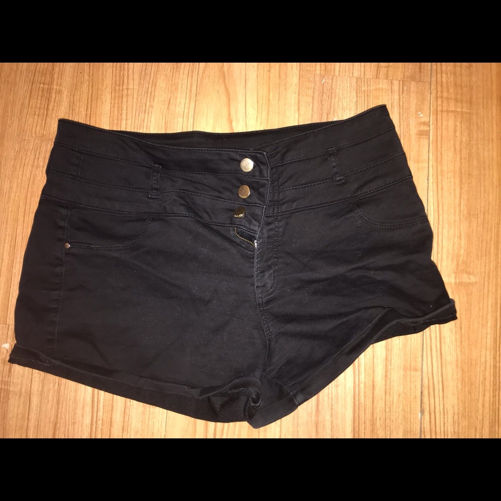 High waisted Black jean shorts🖤